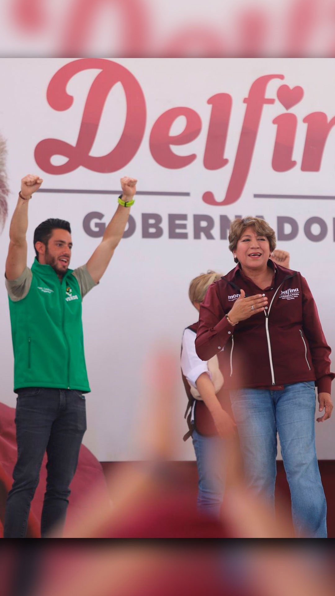 José Couttolenc dirigente del Partido Verde en el Estado de México con Delfina Gómez en campaña por Morena