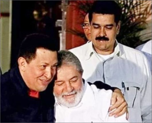 
Los expresidentes Hugo Chávez y Lula Da Silva junto al actual mandatario de Venezuela, Nicolás Maduro. Durante el chavismo, la constructora brasileña sobornó a funcionarios por 98 millones de dólares, según los exejecutivos de Odebrecht.