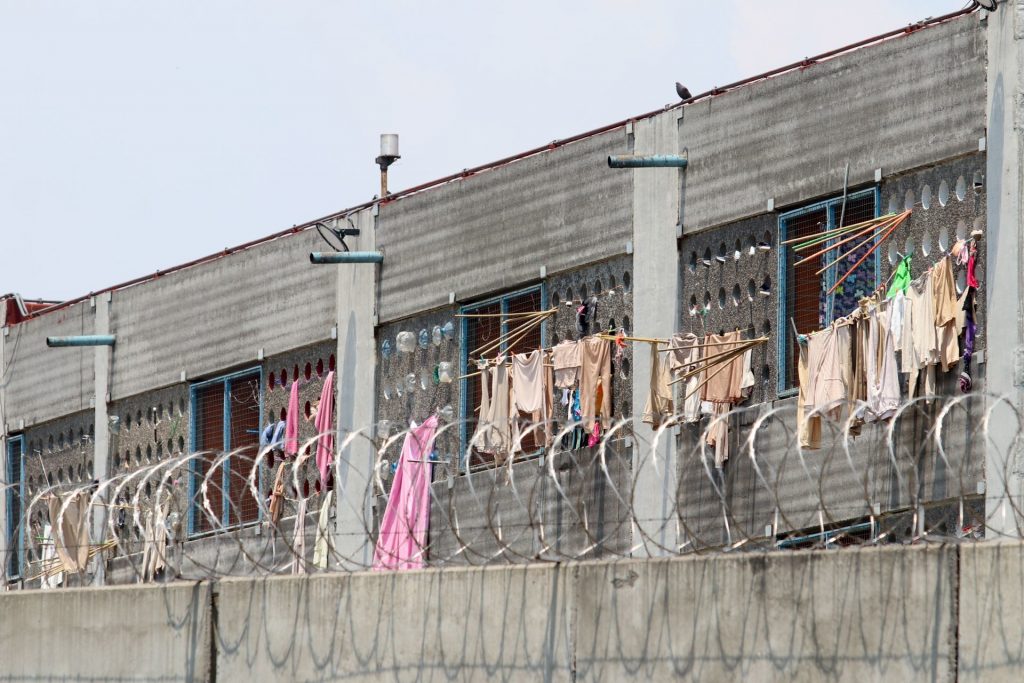 vista de los dormitorios del penal femenil santa martha acatitla